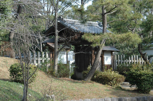 伝進修館表門